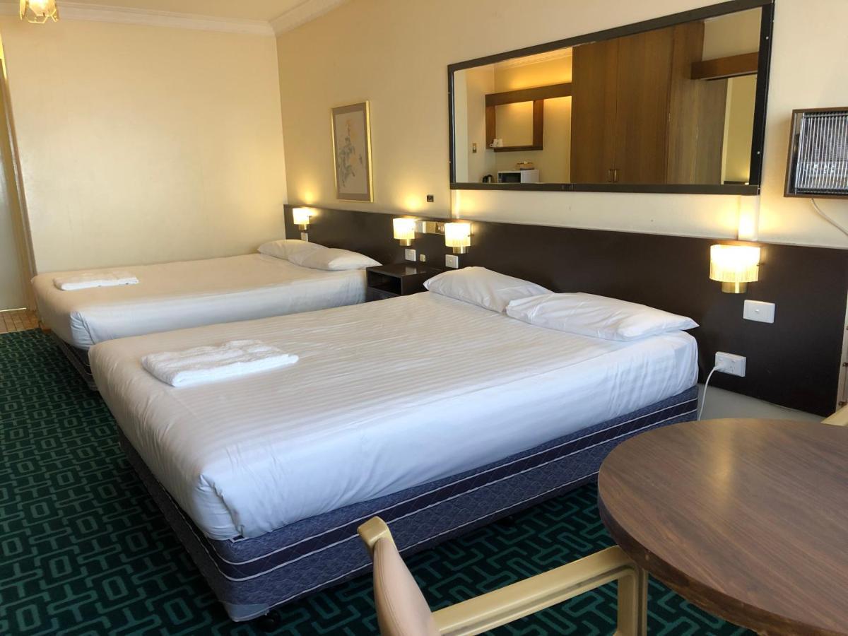 Canberra Lyneham Motor Inn Eksteriør billede