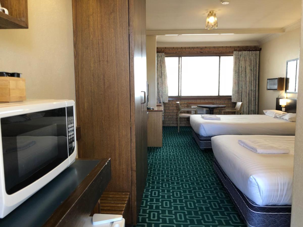 Canberra Lyneham Motor Inn Eksteriør billede