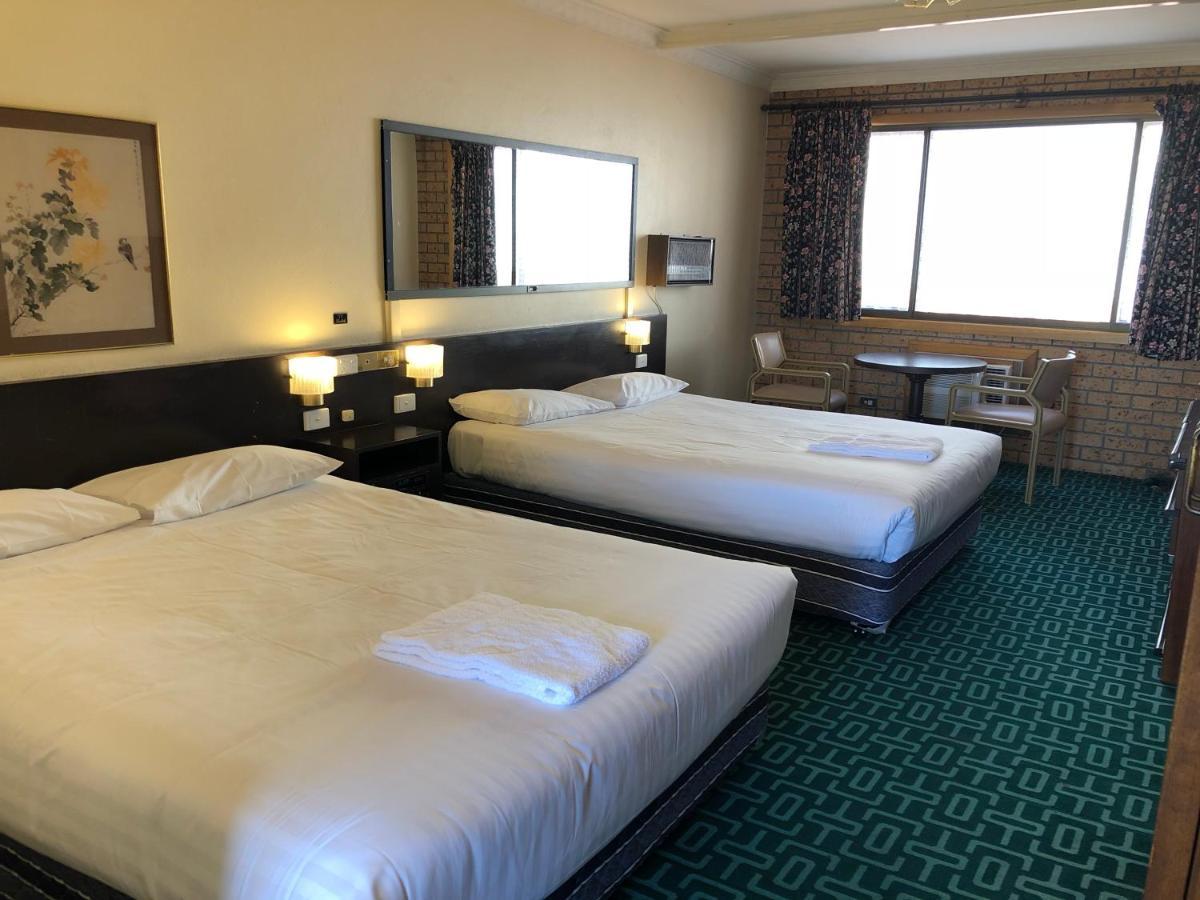 Canberra Lyneham Motor Inn Eksteriør billede