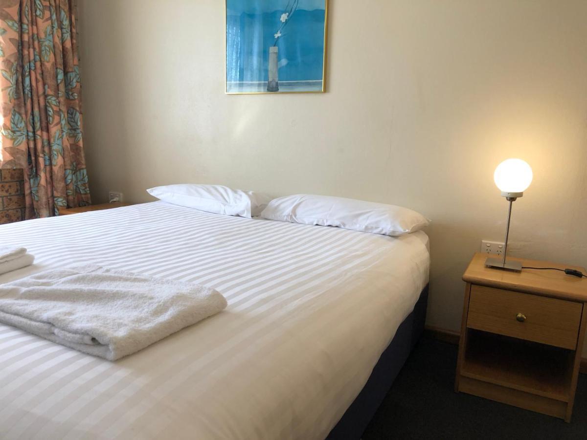 Canberra Lyneham Motor Inn Eksteriør billede