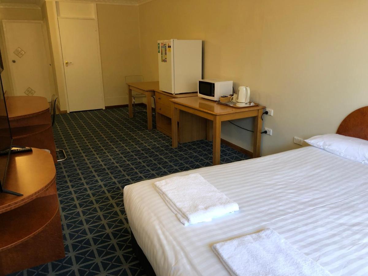 Canberra Lyneham Motor Inn Eksteriør billede