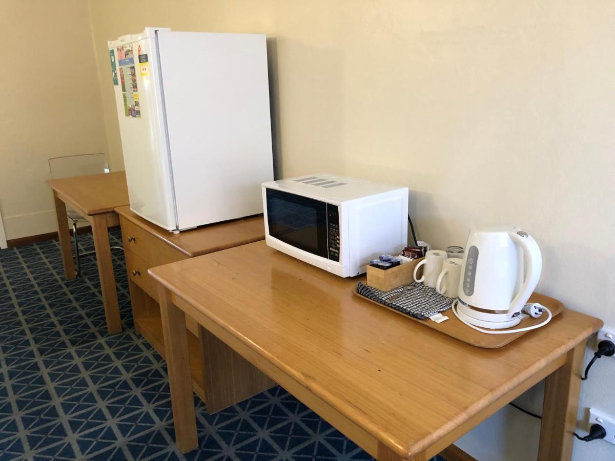 Canberra Lyneham Motor Inn Eksteriør billede