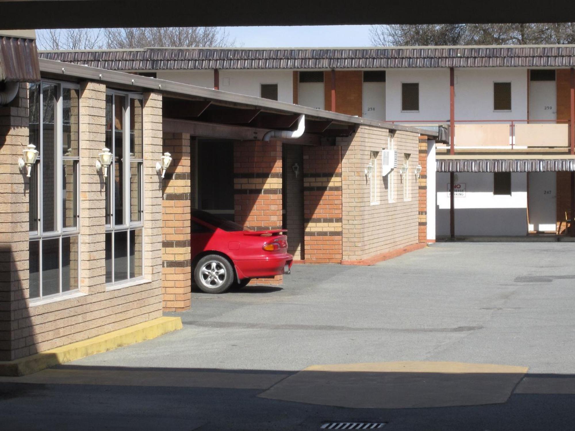 Canberra Lyneham Motor Inn Eksteriør billede