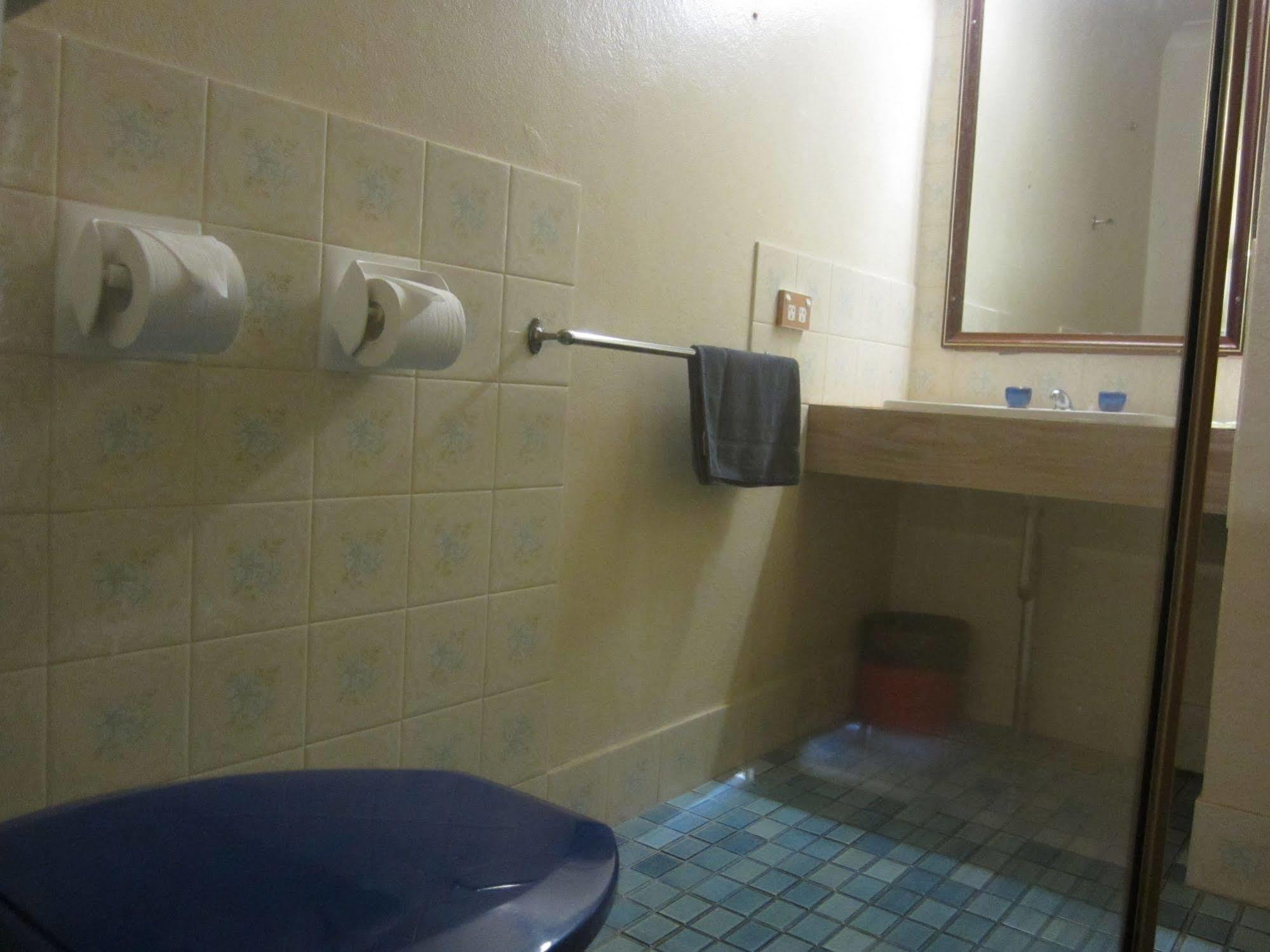 Canberra Lyneham Motor Inn Eksteriør billede